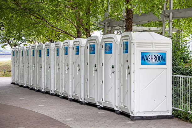 Best Portable bathroom rental  in Fostoria, OH
